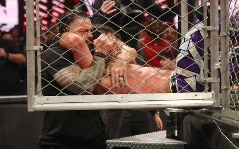 WWE名人堂成员揭秘：罗曼·雷恩斯帮助赛斯·罗林斯的真正原因！