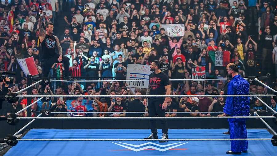 赛斯·罗林斯（Seth Rollins）、CM朋克（CM Punk）和罗曼·雷恩斯（Roman Reigns）