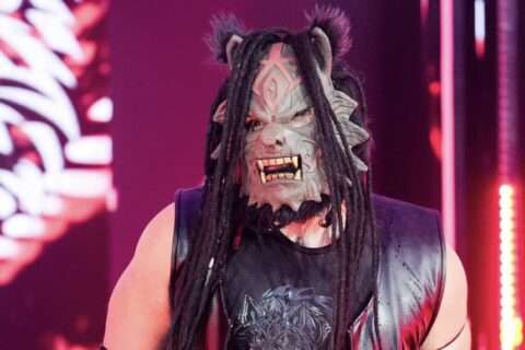 “萨摩亚狼人”雅各·法图怒喷LA骑士！WrestleMania首夜火力全开斩获美冠