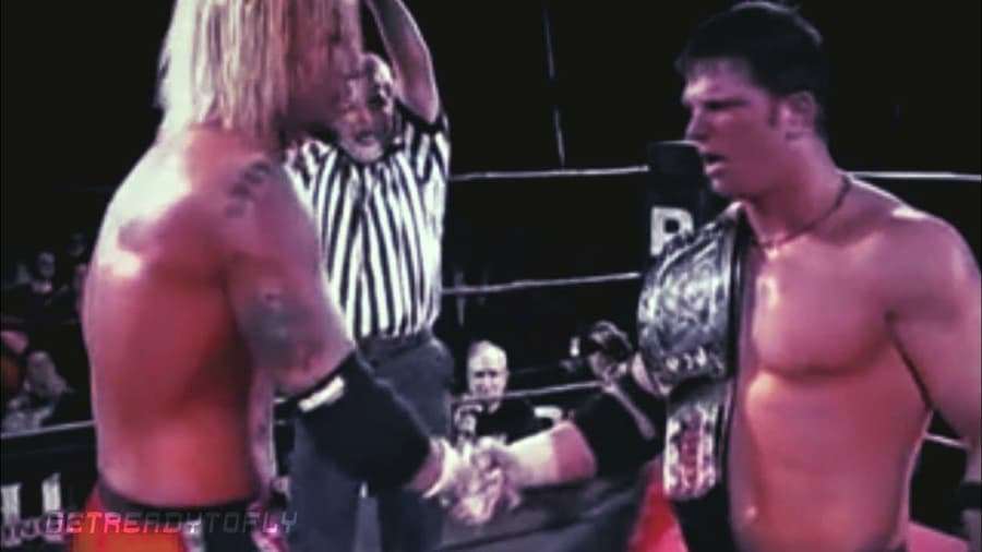 CM朋克(CM Punk)将在一场三重威胁赛中迎战AJ斯泰尔斯(AJ Styles)