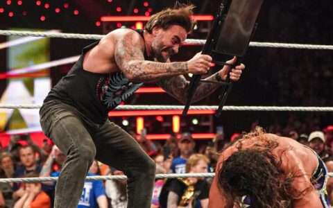 【已更新】WWE RAW第1667期：CM朋克让赛斯罗林斯失去了从杰乌索手中夺取世界重量级冠军的机会