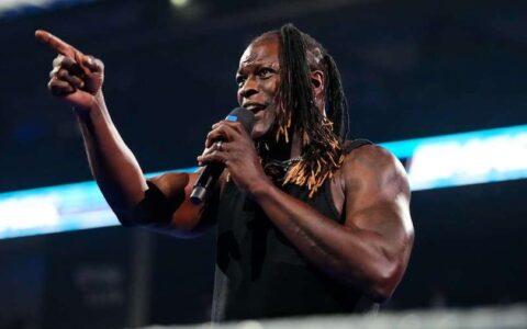 WWE SmackDown五大看点：怀亚特家族搅局冠军赛，二柱子警告约翰·塞纳！