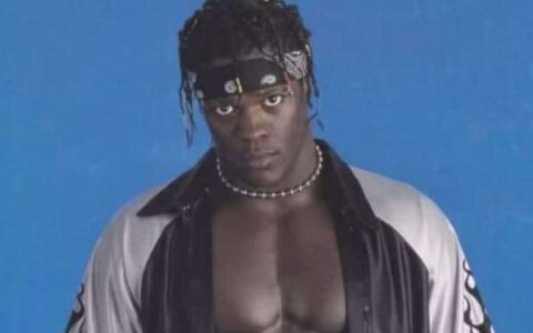 WWE超级巨星二柱子（R-Truth）传奇生涯回顾：17载浮沉，幽默永存！