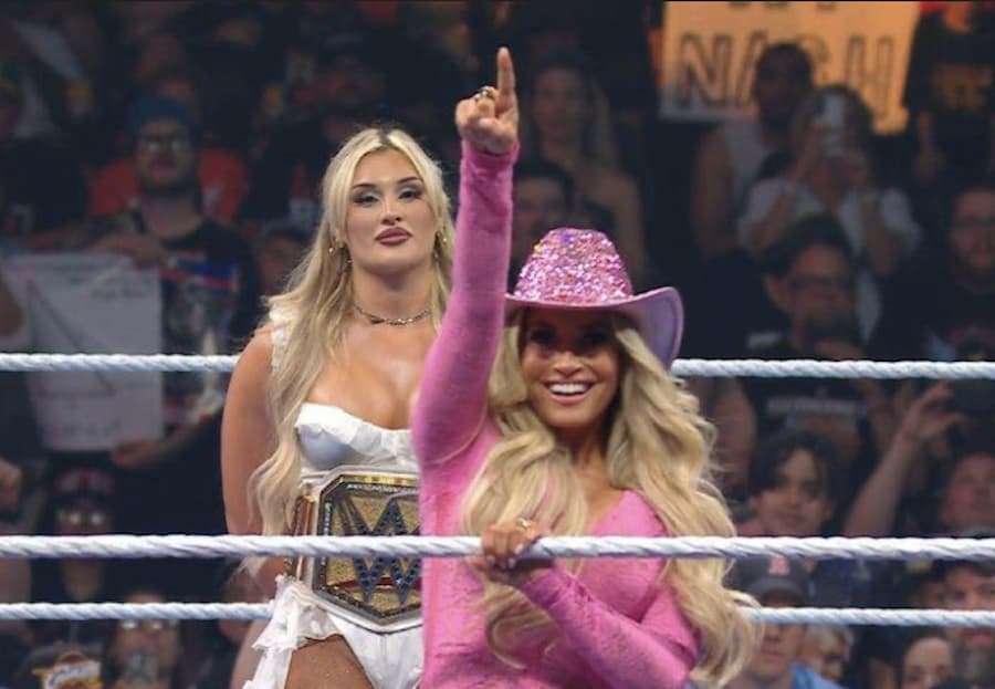 崔西·斯特鲁图斯(Trish Stratus)