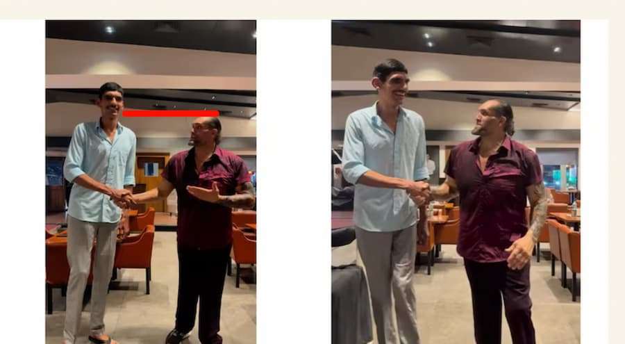 印度摔角传奇巨人卡里（The Great Khali）最近与一位名叫卡兰·辛格（Karan Singh）