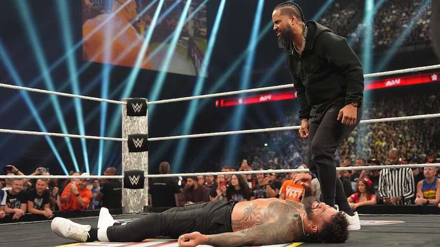 WWE RAW第1684期：吉米乌索从布朗布雷克和布朗森里德的攻击中救出了杰乌索