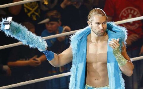 《偶像王子》回来了！前冠军时隔四年重返 WWE 擂台，挑战北美冠军！