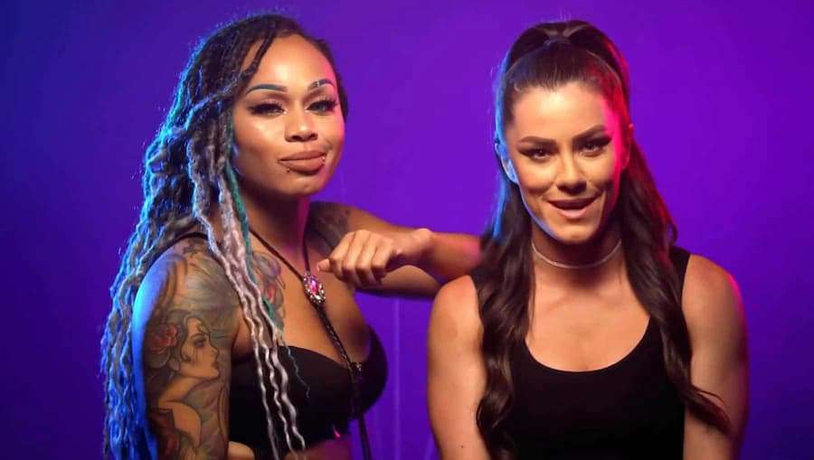 WWE女子双打冠军（WWE Women's Tag Team Championship）莱西·莱恩（Lacey Lane），也就是大家更熟悉的凯登·卡特（Kayden Carter）。