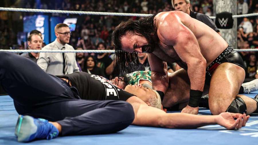 【已更新】WWE SmackDown第1366期：德鲁麦金泰尔砍刀脚击倒科迪罗兹