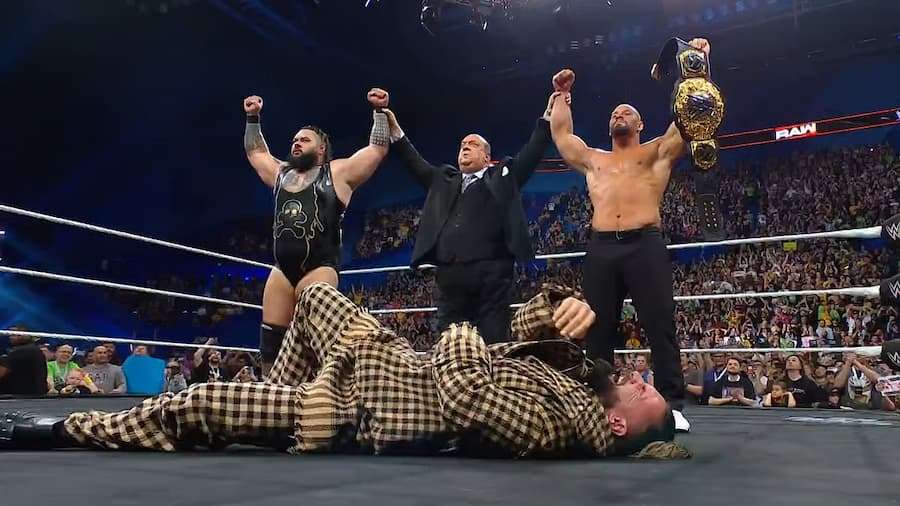 布朗·布雷克(Bron Breakker)、布朗森·里德(Bronson Reed)以及保罗·海曼(Paul Heyman)联手背叛了他们的“愿景”领袖赛斯·罗林斯(Seth Rollins)。而这一令人瞠目结舌的背叛,据说只是为了铺垫一场更宏大的对决。