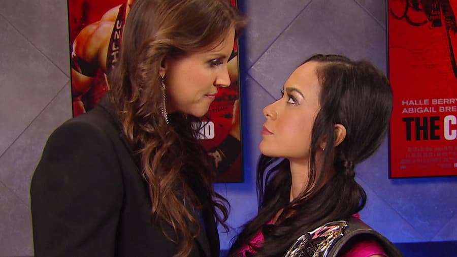 AJ李(AJ Lee)斯蒂芬妮·麦克曼(Stephanie McMahon)