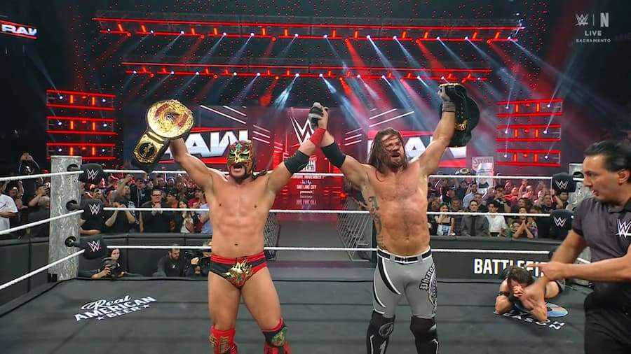 AJ斯泰尔斯(AJ Styles)和李龙(Dragon Lee)