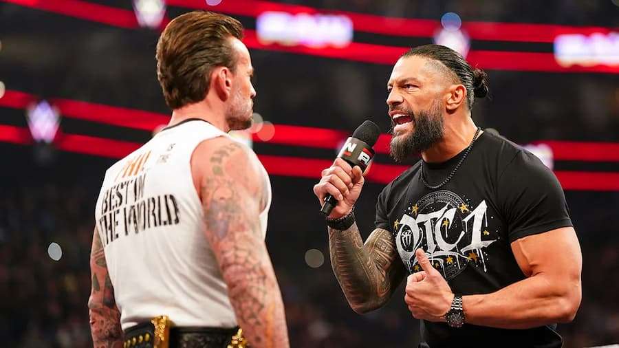 罗曼·雷恩斯(Roman Reigns)在重返费城的RAW舞台上做出了他的最终选择。面对现任世界重量级冠军CM朋克(CM Punk)