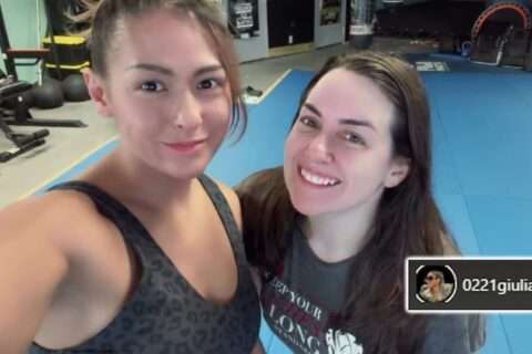 茱莉亚罕见“素颜风”曝光！与前WWE女星一同训练判若两人，粉丝：根本认不出来