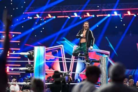 WWE彻底变天！萨米辛正式黑化背刺科迪罗兹，前AEW冠军突然现身，《SmackDown》一夜塞爆五条主线！