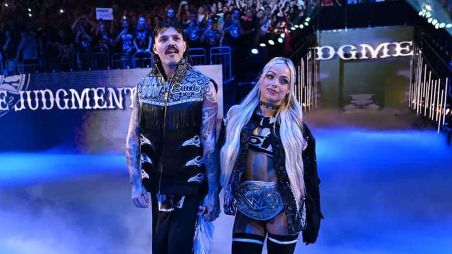 丽芙·摩根(Liv Morgan)与多米尼克·密斯特里奥(Dominik Mysterio)