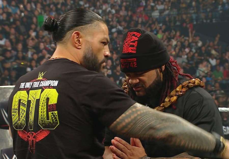 罗曼·雷恩斯(Roman Reigns)正式将雅各布·法图(Jacob Fatu)