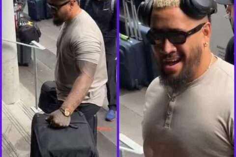 WWE最会整活的人又出手了！索罗·西科亚一句话神回复粉丝，全网笑疯：快来帮我拎包！