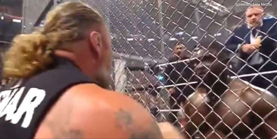 布洛克·莱斯纳(Brock Lesnar)与奥巴·费米(Oba Femi)之间的一段对峙