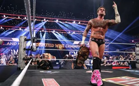 CM 朋克家乡芝加哥击败萨米辛，斩获无可争议 WWE 冠军